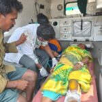 చిన్న పాపను తప్పించబోయి బైక్ స్కిడ్