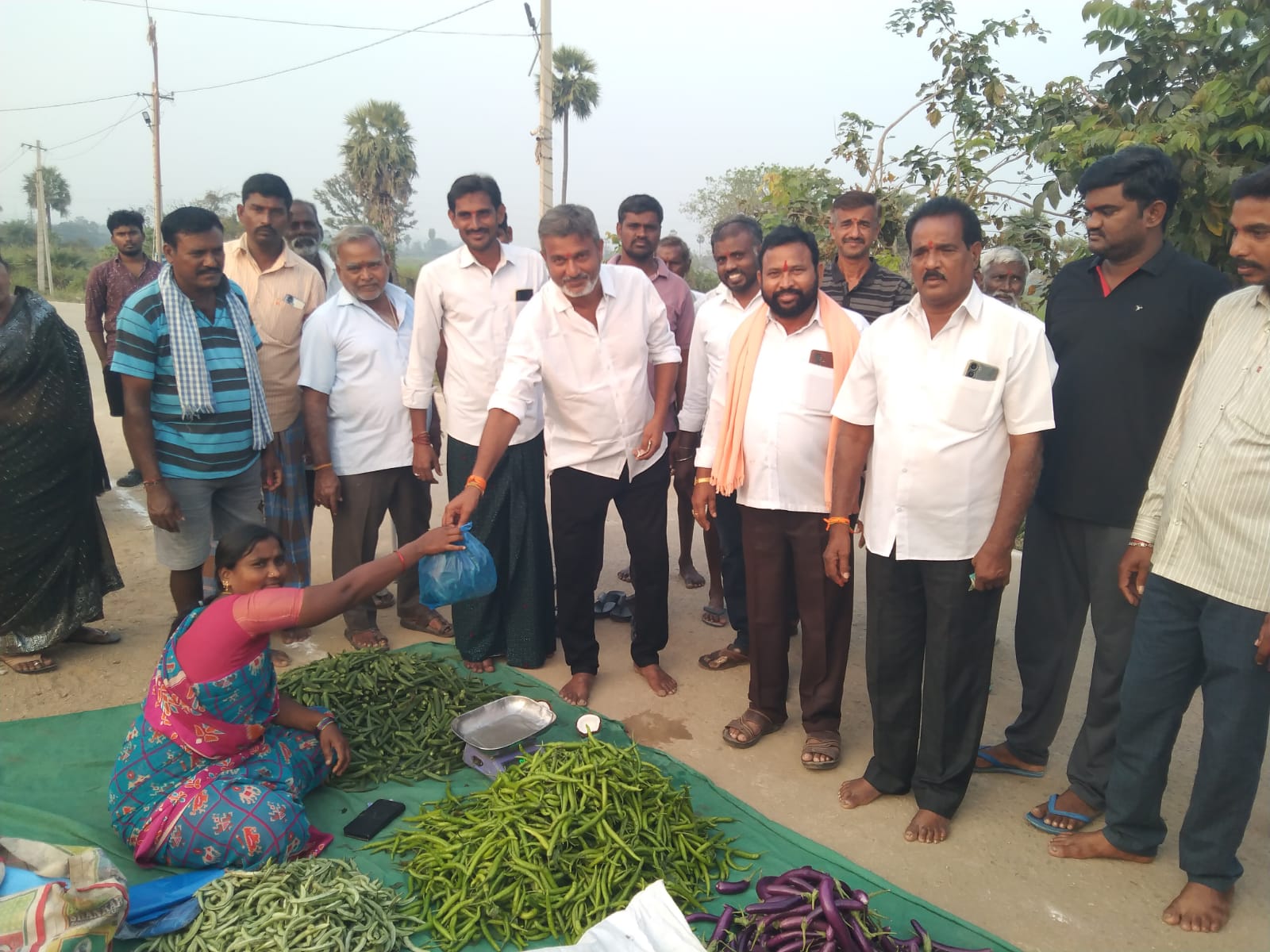 చిన్న వ్యాపారులకు ఉపాధి కల్పించే వేదిక సంత