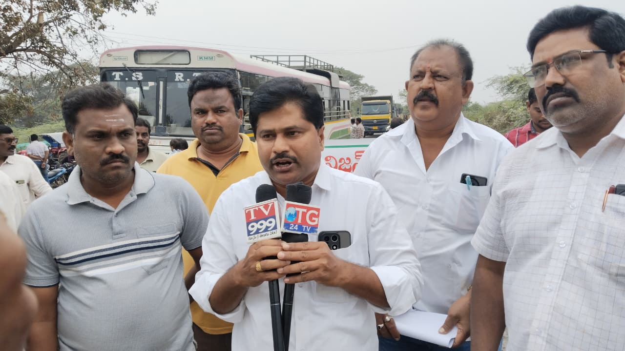 దుమ్ము, ధూళి, రోడ్ల మరమ్మత్తులు చేయాలి