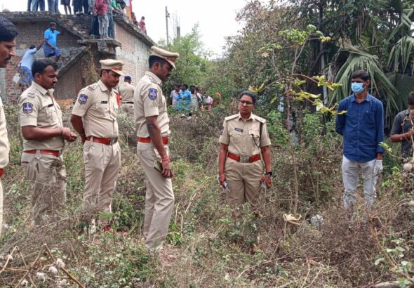 సిద్ధాపూర్‌లో వృద్ధుడి హత్య… మహిళపై కేసు నమోదు