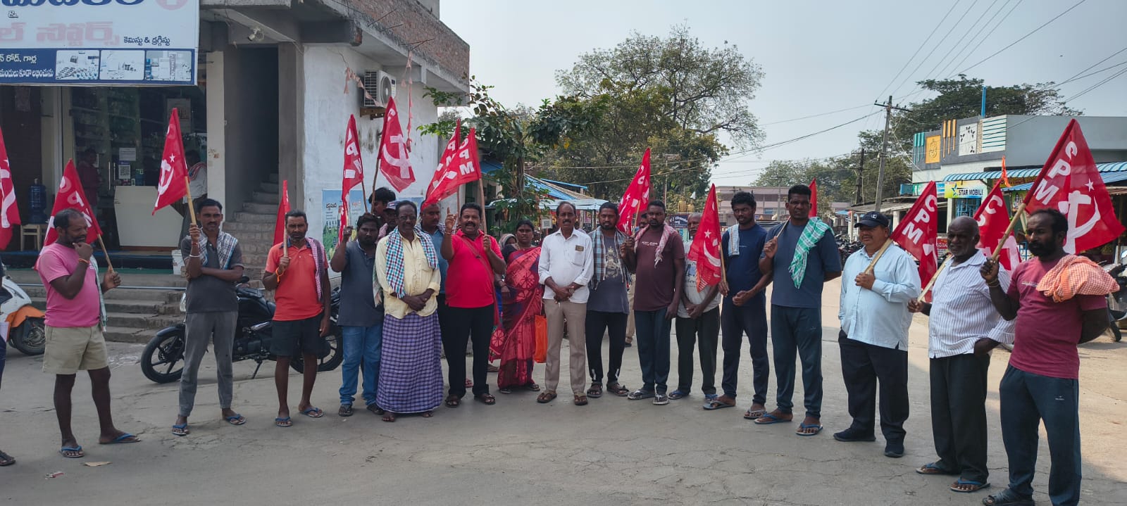 నిందితులను ఫాస్ట్ ట్రాక్ కోర్ట్ ద్వారాకఠినంగా శిక్షించాలి