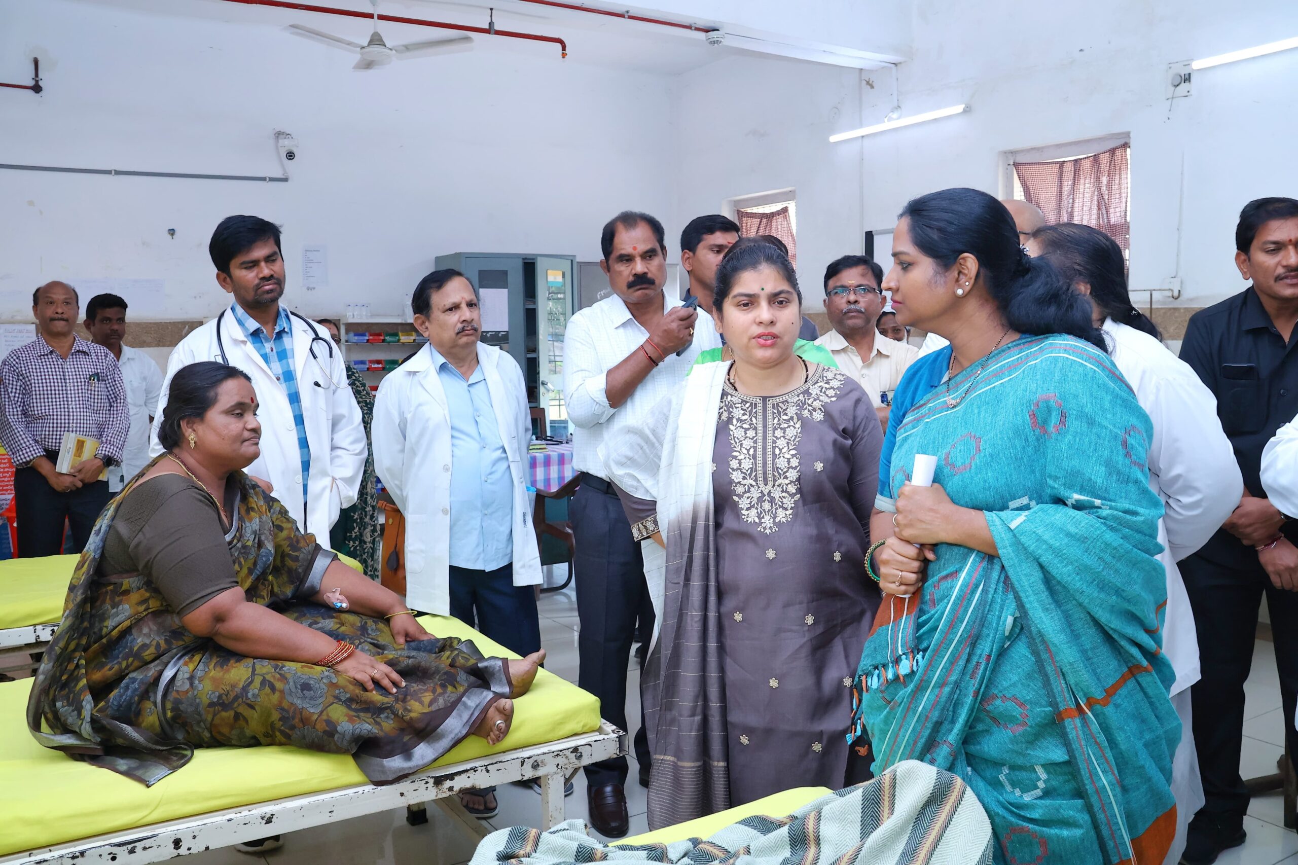 ఈఎస్ఐ ఆసుపత్రిని ఆకస్మికంగా తనిఖీ