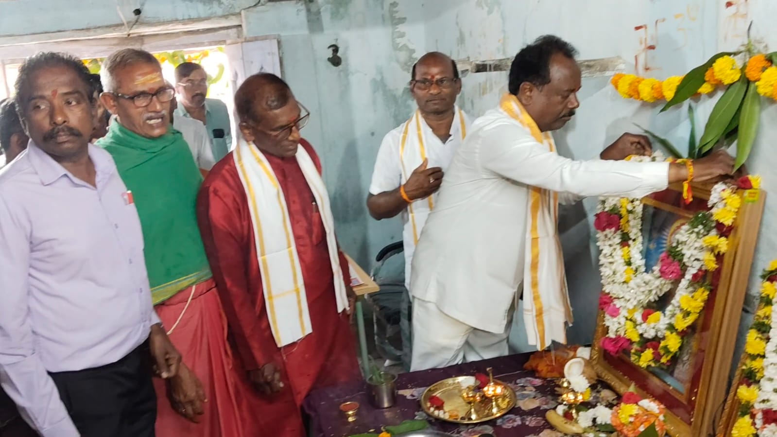 వాసవి ఆర్యవైశ్య నిత్యాన్న సత్రం ప్రారంభించిన ఎమ్మెల్యే