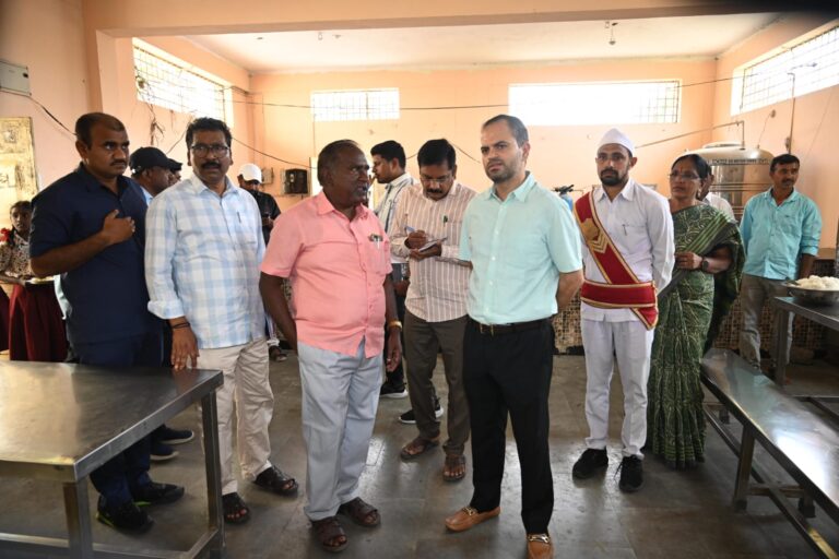 విద్యార్థులు క్రమశిక్షణతో చదివి ఉన్నత స్థాయికి చేరాలి