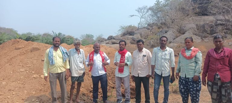 గిరిజన రైతుల దారి మూసిన సత్తి రెడ్డి పై చర్యలు తీసుకోవాలి