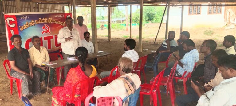 నల్ల చట్టాల రద్దు కోసం పల్లె నుండి పోరు