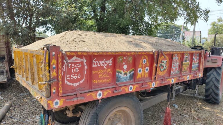 అక్రమ ఇసుక రవాణాపై కేసు నమోదు