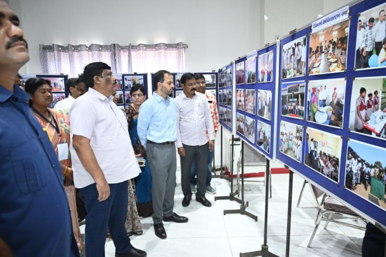 అభివృద్ధి–సంక్షేమ కార్యక్రమాలపై ఫోటో ప్రదర్శన