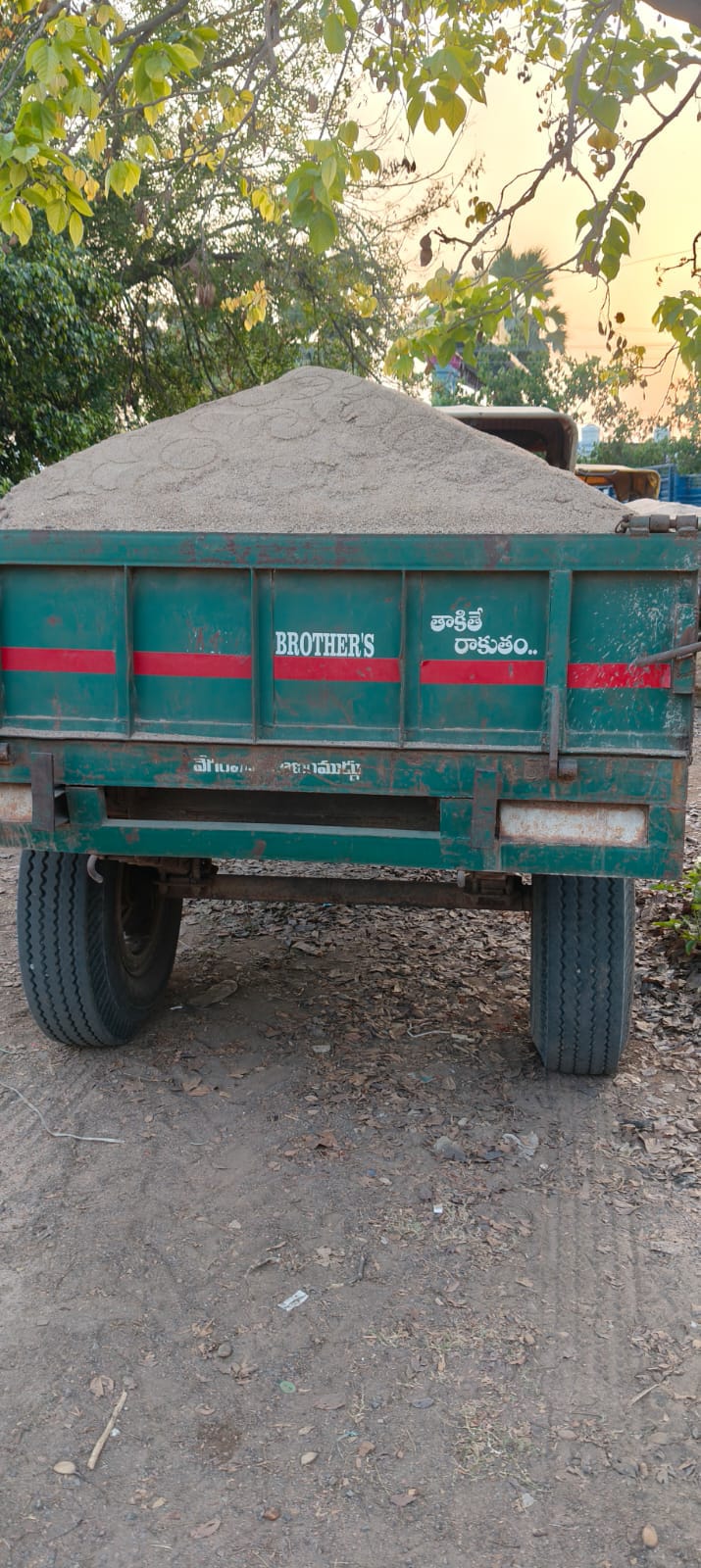 అక్రమ ఇసుక రవాణాపై పోలీసుల చర్యలు