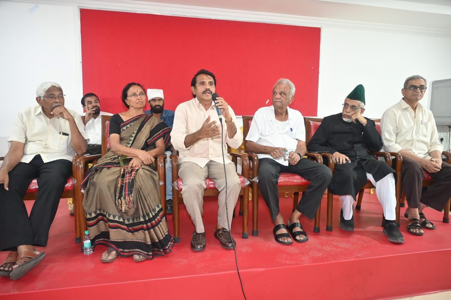 యుద్ధంతో పెరుగుతున్న ధరలు