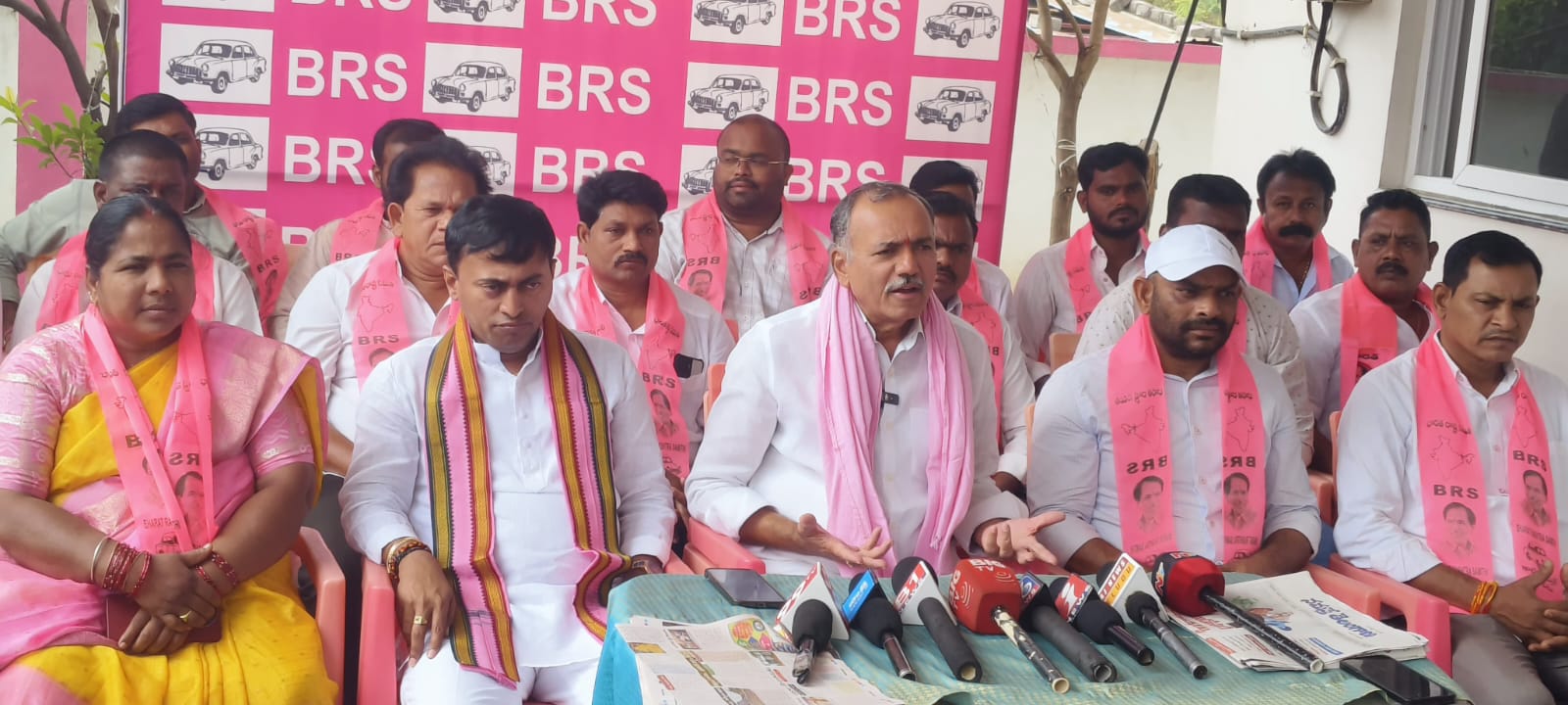 బడ్జెట్ డోల్ల… ఆరు గ్యారెంటీలపై చిత్తశుద్ధి చూపాలి