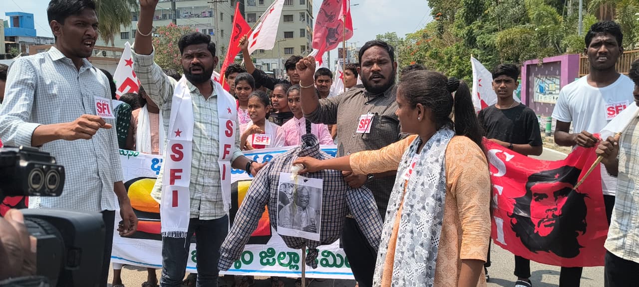 గరికపాటి పై తక్షణ చర్యలు తీసుకోవాలి