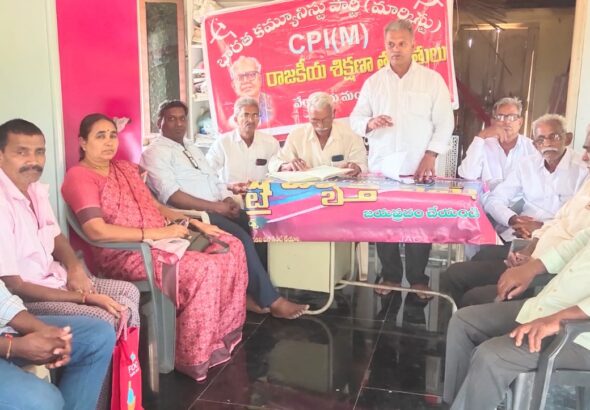 రైతులు పండించిన పంటను ప్రభుత్వం కొనుగోలు చేయాలి