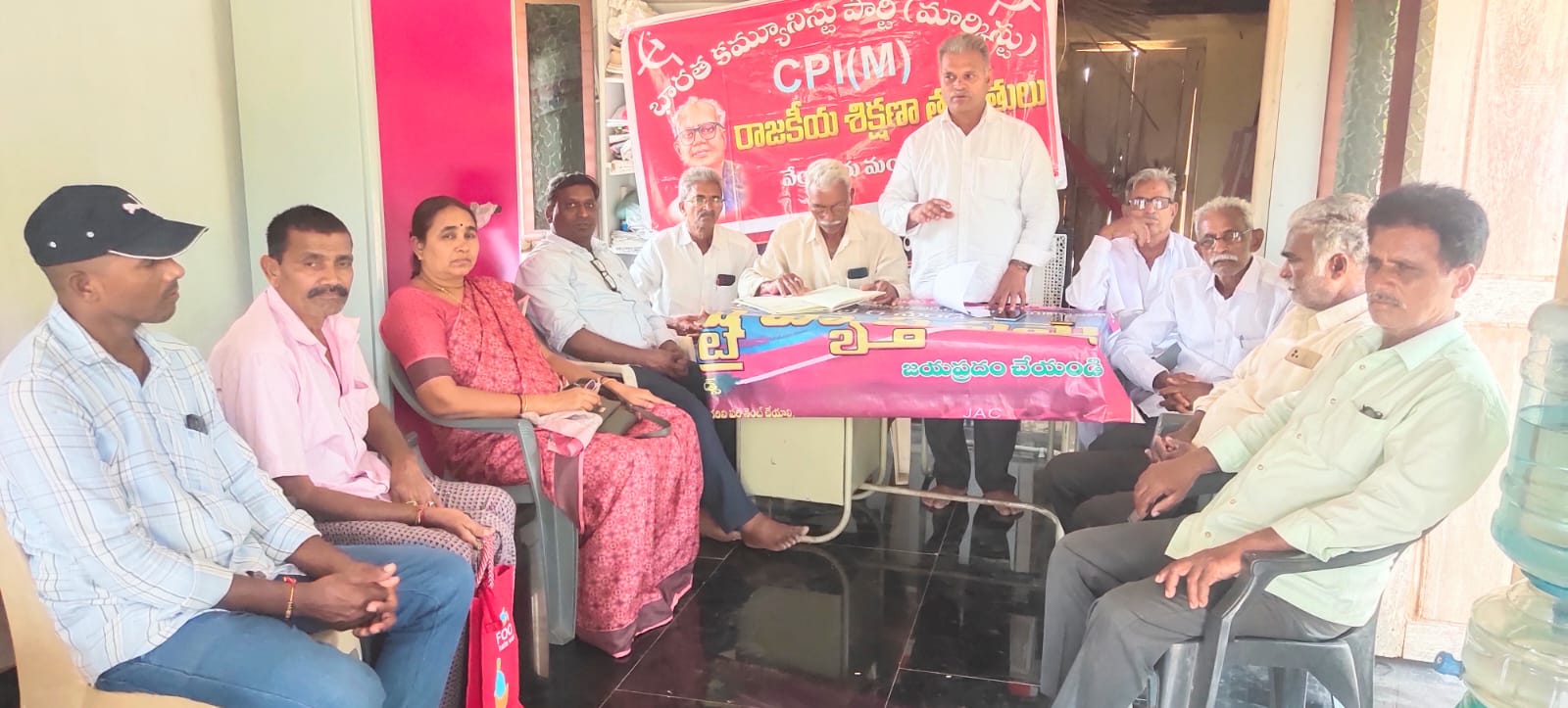 రైతులు పండించిన పంటను ప్రభుత్వం కొనుగోలు చేయాలి