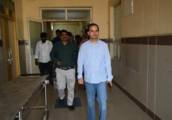 ఎమ్మారై యంత్రం ఏర్పాటులో జాప్యం