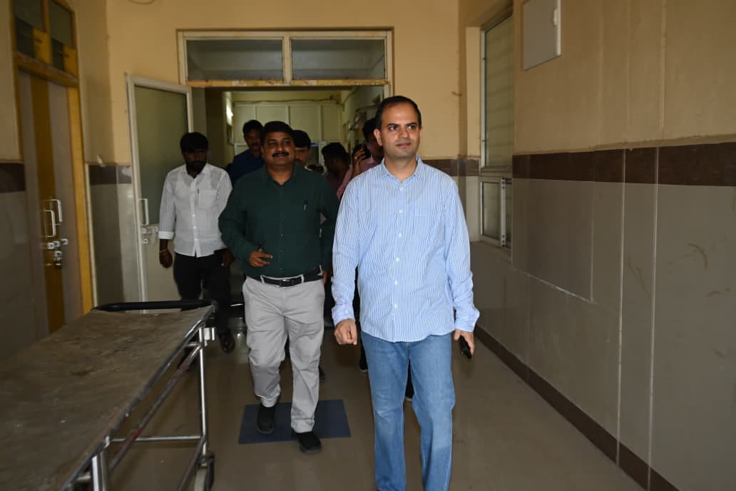 ఎమ్మారై యంత్రం ఏర్పాటులో జాప్యం