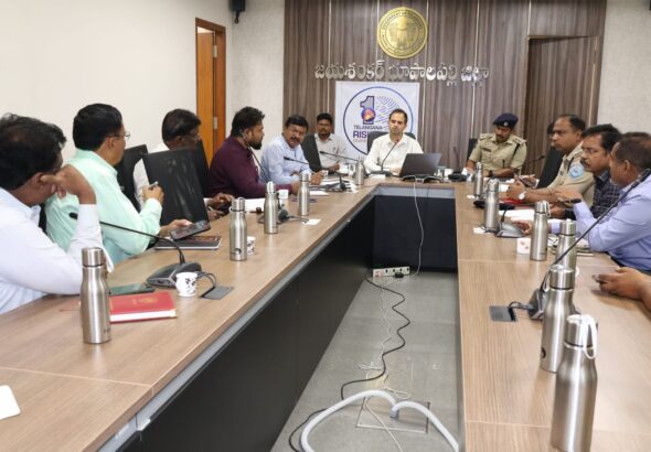 జిల్లాలో గ్యాస్, పెట్రోల్, డీజిల్ కొరత లేదు