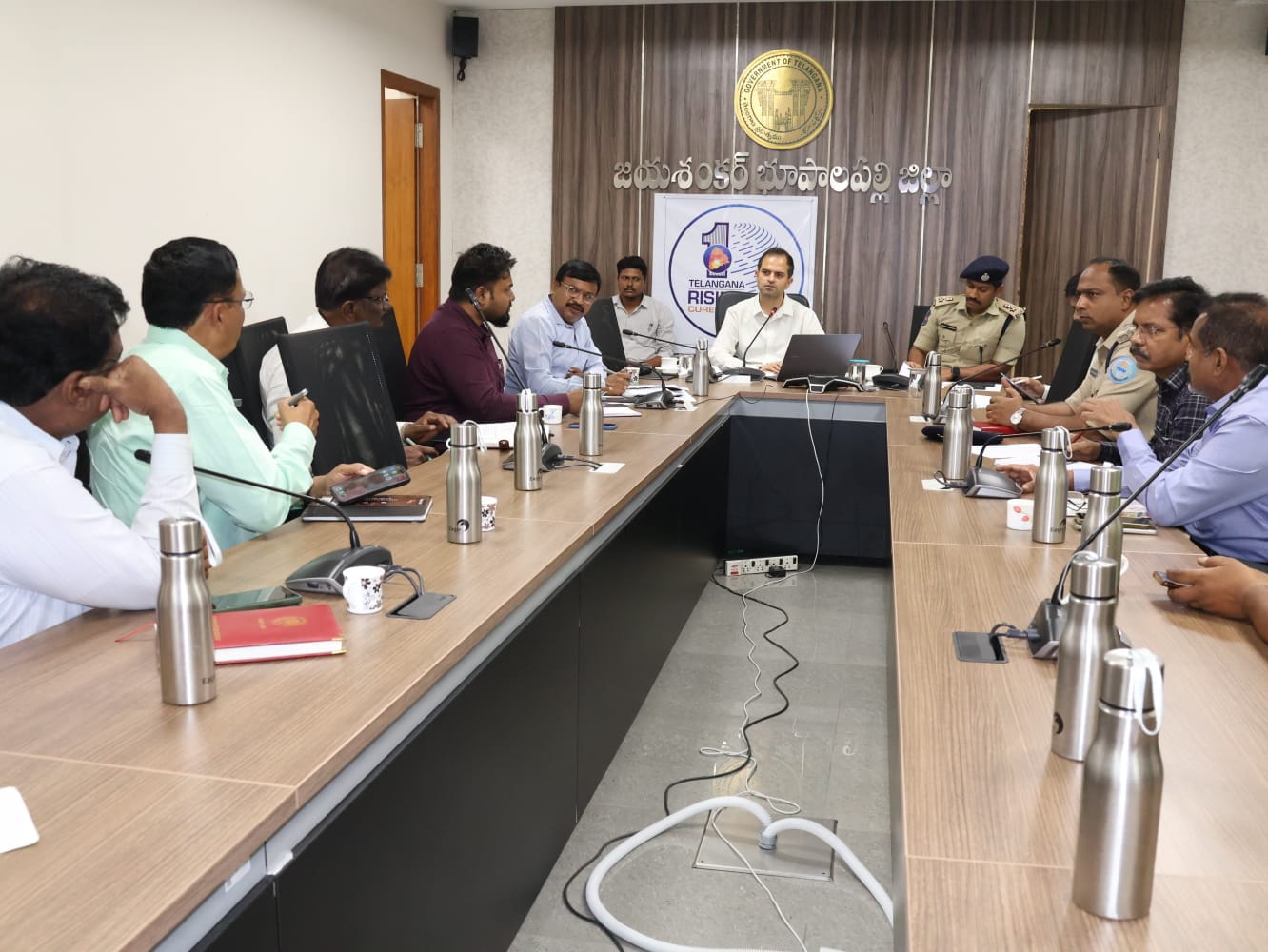 జిల్లాలో గ్యాస్, పెట్రోల్, డీజిల్ కొరత లేదు