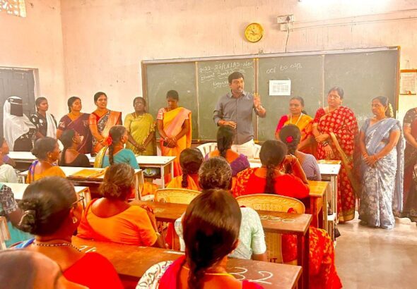 ఉల్లాస్ అమ్మకు అక్షరమాల కార్యక్రమ ప్రారంభోత్సవంలో పాల్గొన్న సర్పంచ్ - బిల్లా యాదగిరి