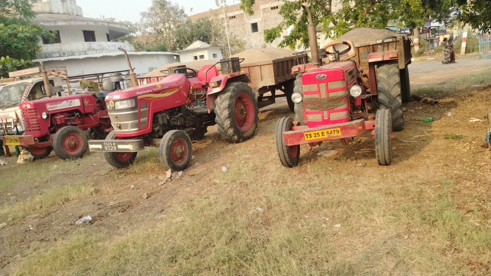 అక్రమ ఇసుక రవాణాపై పోలీసుల కఠిన చర్యలు