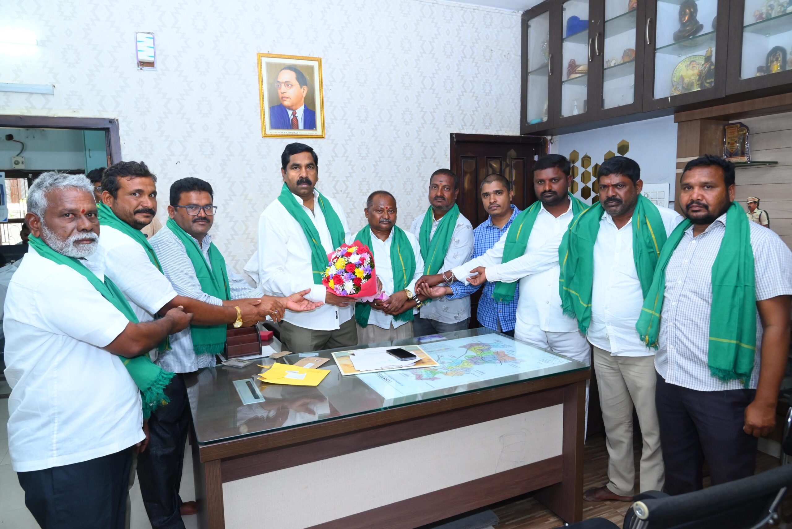 పలు అభివృద్ధి పనులకై ఎమ్మెల్యే దృష్టికి