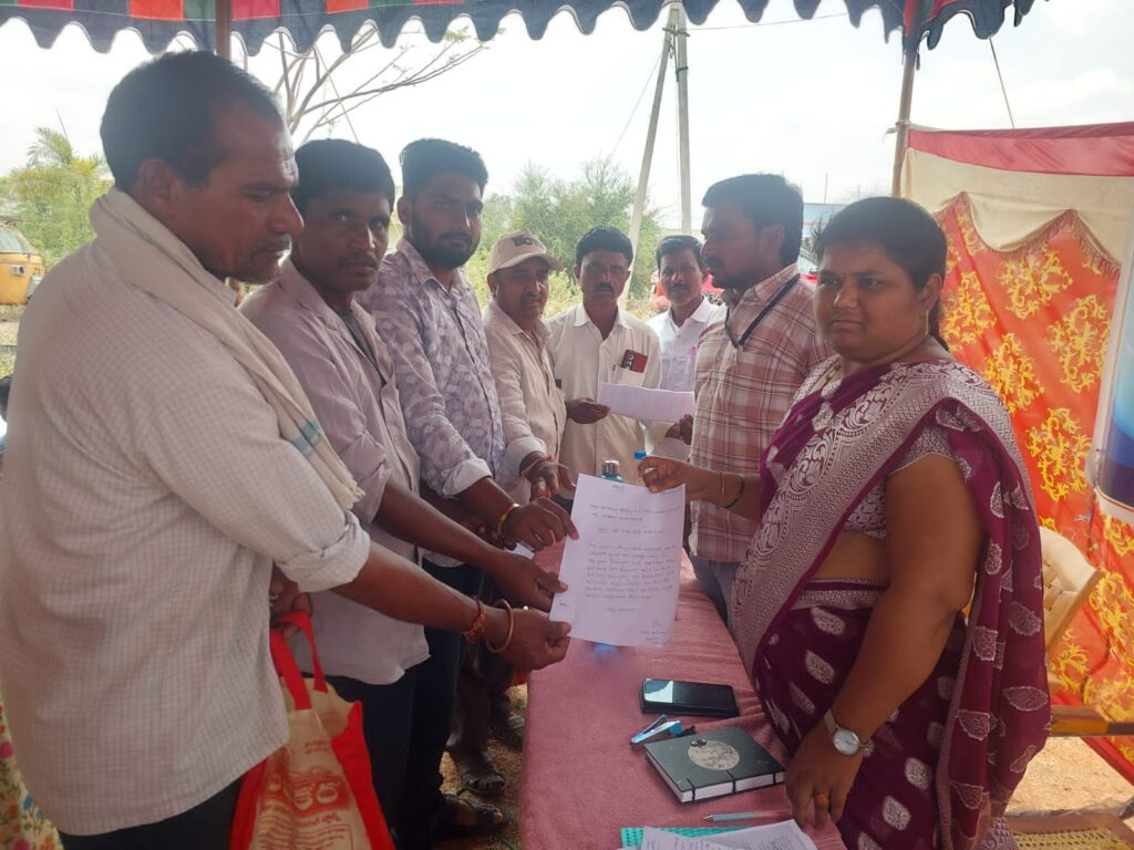 ప్రజల సమస్యలపై ప్రత్యక్ష చర్చలు