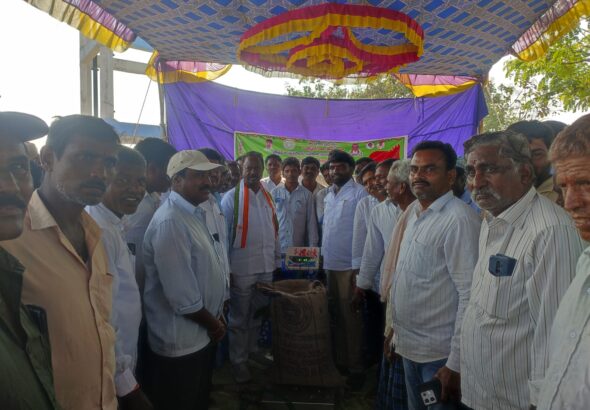 రైతులకు బంగారు అవకాశం మొక్కజొన్న కొనుగోలు కేంద్రం ప్రారంభం