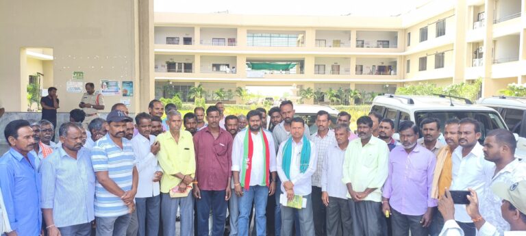 రైతుల బోనస్ చెల్లింపులపై ఆగ్రహం
