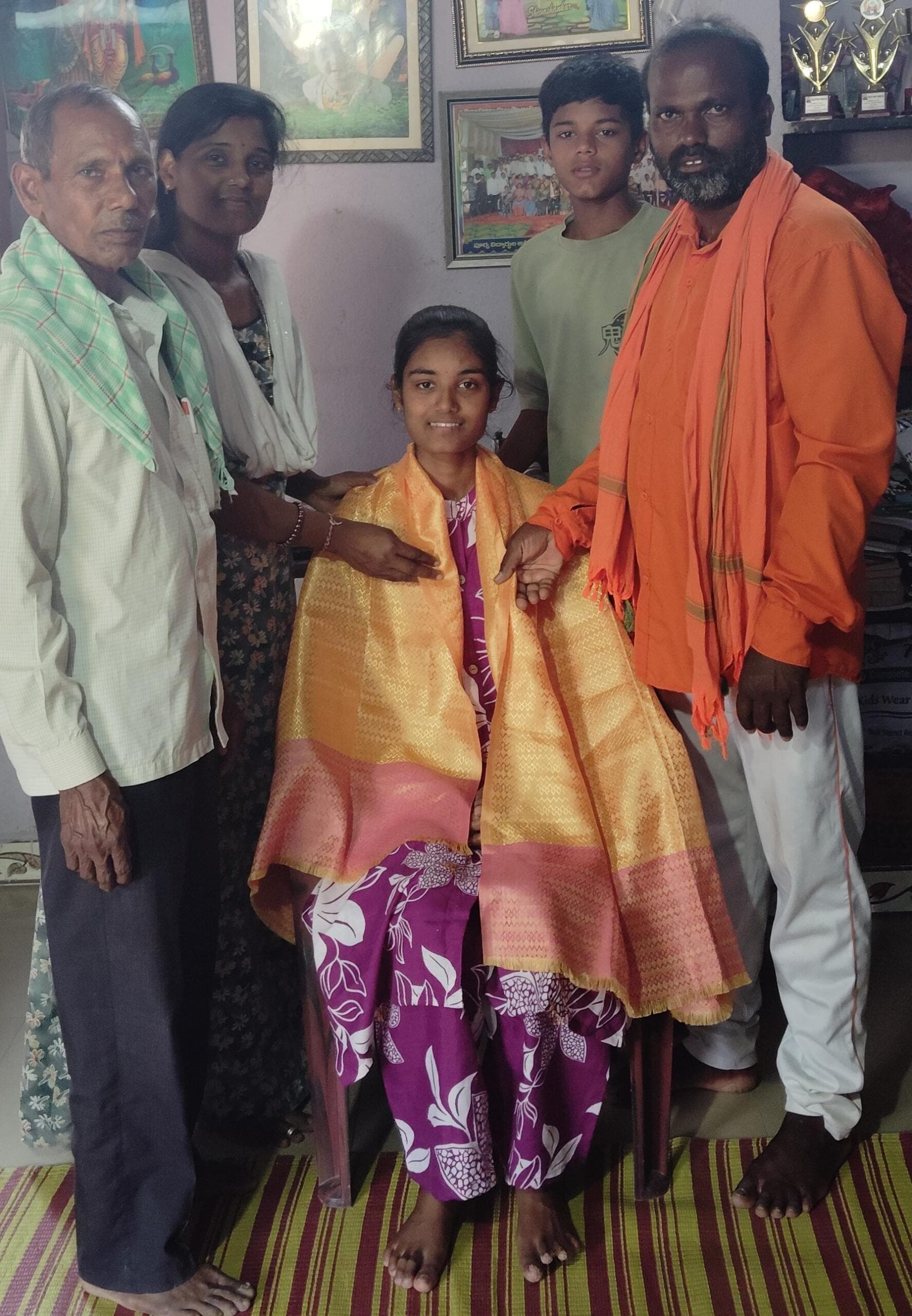 ప్రభుత్వ కళాశాల విద్యార్థులకు ఘన సన్మానం