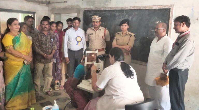 వి.ఏం. బంజర లో మెగా నేత్ర వైద్య శిబిరం