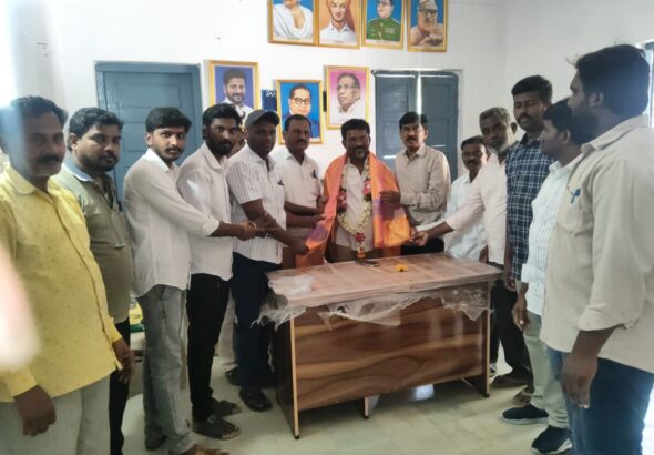 మద్దెలగూడెం గ్రామ సర్పంచ్ కు ఘన సన్మానం