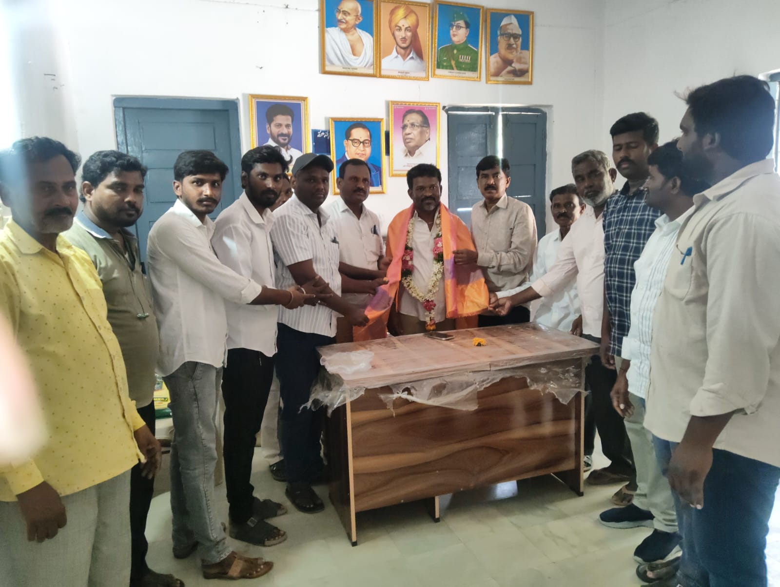 మద్దెలగూడెం గ్రామ సర్పంచ్ కు ఘన సన్మానం