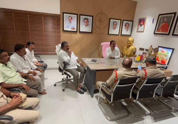 మాజీ మంత్రి ఎర్రబెల్లి, ఆరూరి గృహ నిర్భంధం