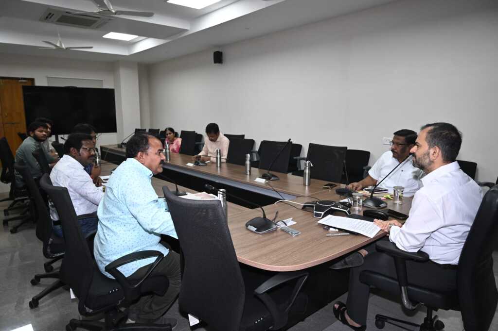 చెక్‌డ్యామ్‌లలో ఇసుక తొలగింపుతో భూగర్భ జలాల పెంపు