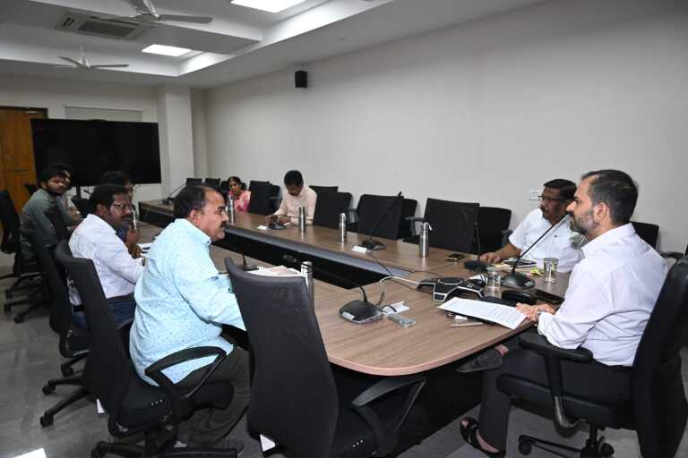 చెక్‌డ్యామ్‌లలో ఇసుక తొలగింపుతో భూగర్భ జలాల పెంపు