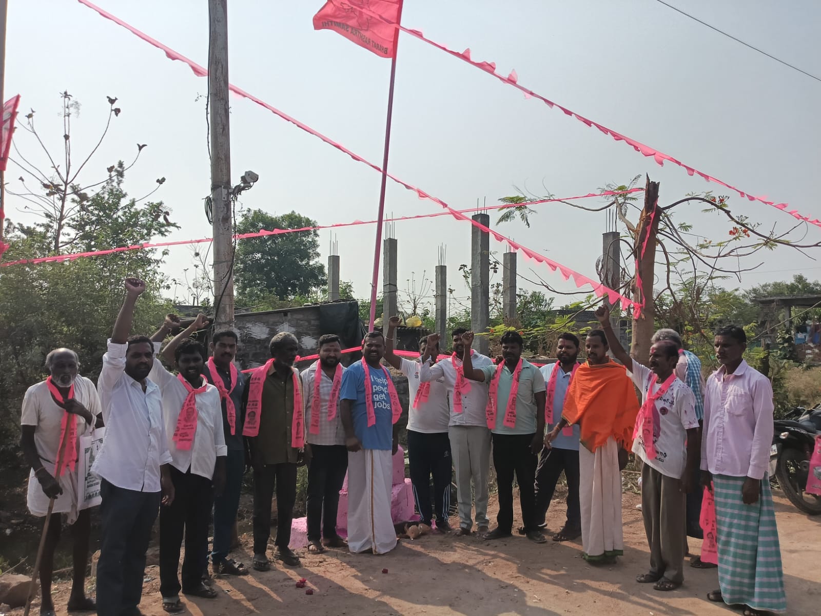 గ్రామ పార్టీ అధ్యక్షులు బండి రంజిత్