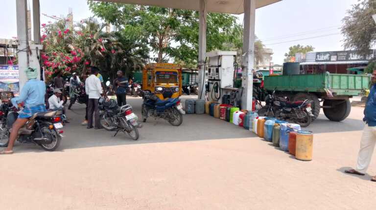 పౌర సరఫరాల శాఖ తక్షణమే స్పందించాలి