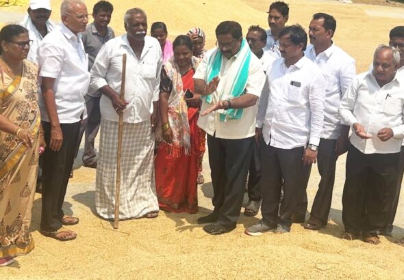 ధాన్యం,మొక్కజొన్న కొనుగోలు ప్రక్రియలో ప్రభుత్వం తీవ్ర జాప్యం. జూలకంటి రంగారెడ్డి