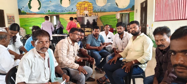 సర్పంచ్ రఘువంశీ గౌడ్ చర్చలు