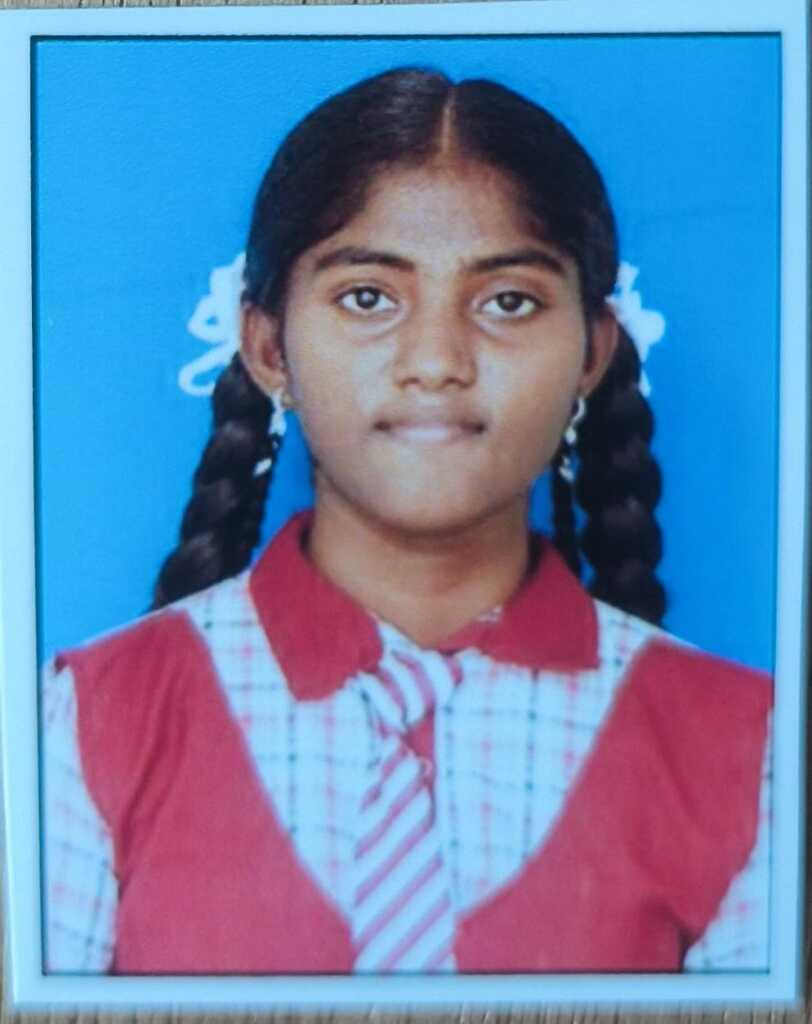 564 మార్కులతో మండల టాపర్‌గా నిలిచిన గాదె శ్రీజ