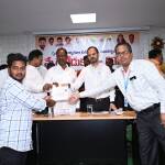 కార్మికుల హక్కులను కాలరాస్తే కఠిన చర్యలు