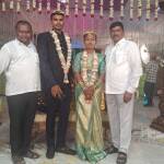 నూతన వధూవరులను ఆశీర్వదించిన ఏఎంసీ చైర్మన్