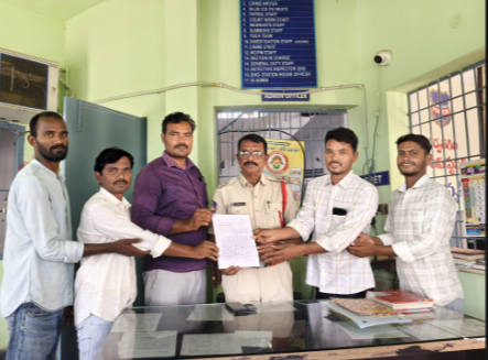 మహాన్యూస్ చైర్మన్ వంశీకృష్ణపై కేసు నమోదు చేయాలి