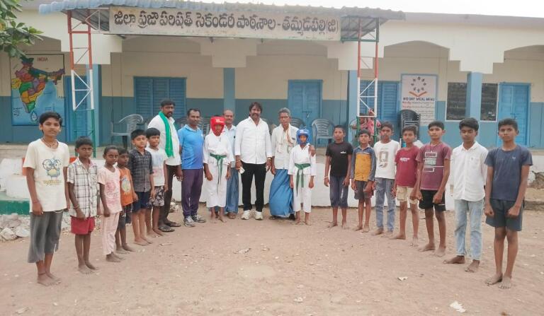 గ్రామ అభివృద్ది కమిటీ చైర్మన్,మాజీ మార్కెట్ చైర్మన్, అన్నం బ్రహ్మారెడ్డి