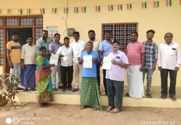 ముఖ్యమంత్రి సహాయ నిధి చెక్కులు అందజేత