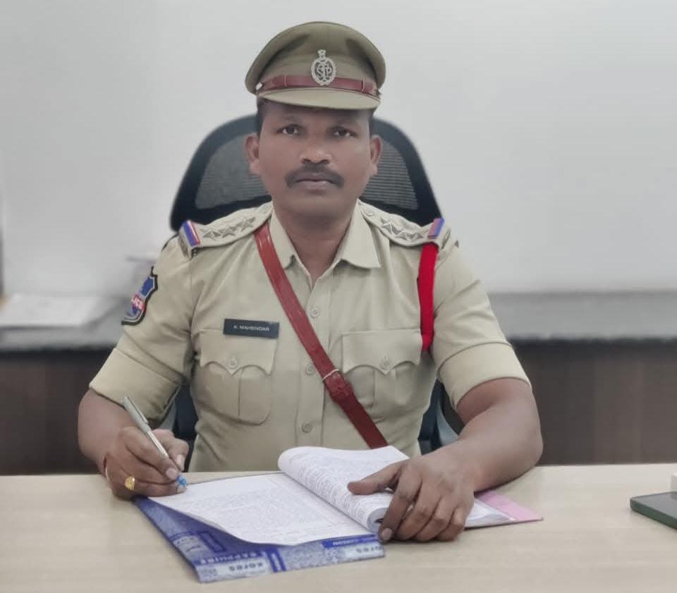 హసన్ పర్తి స్టేషన్ హౌజ్ ఆఫీసర్ గా ఏ.మహేందర్