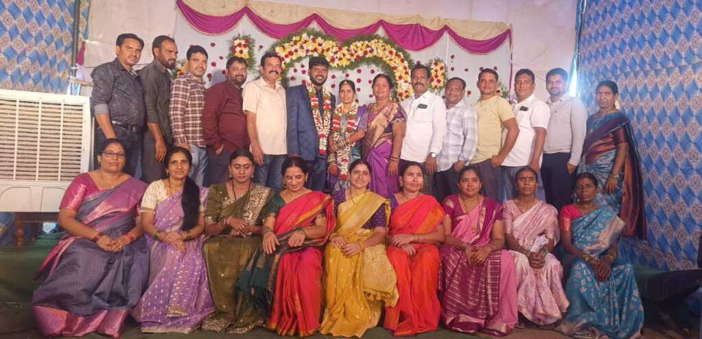 లంబాడీల ఐక్యవేదిక అధ్యక్షులు పల్లవి రాజు నాయక్, ప్రజాప్రతినిధులు