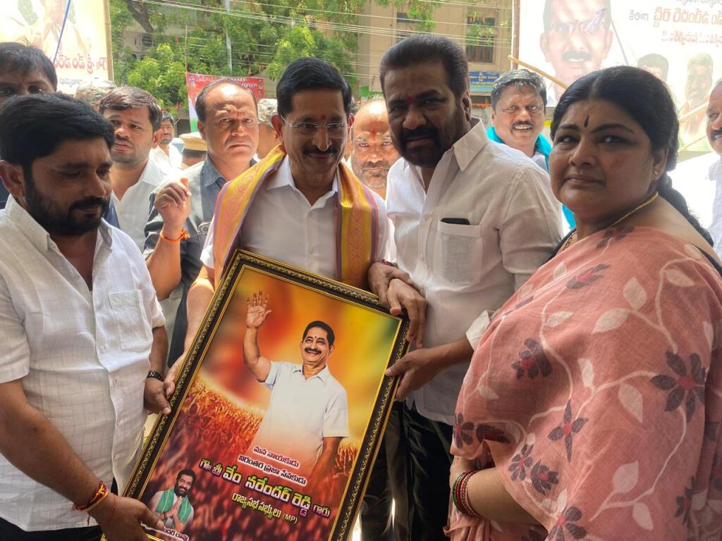 రాజ్యసభ సభ్యులు వేం నరేందర్ రెడ్డికి మార్నేని దంపతుల శుభాకాంక్షలు