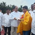 చదువుతోనే పేదవాడు ధనవంతుడు కాగలడు