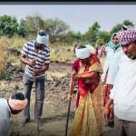 ఉపాధి హామీ పనుల్లో పాల్గొన్న గ్రామ సర్పంచ్